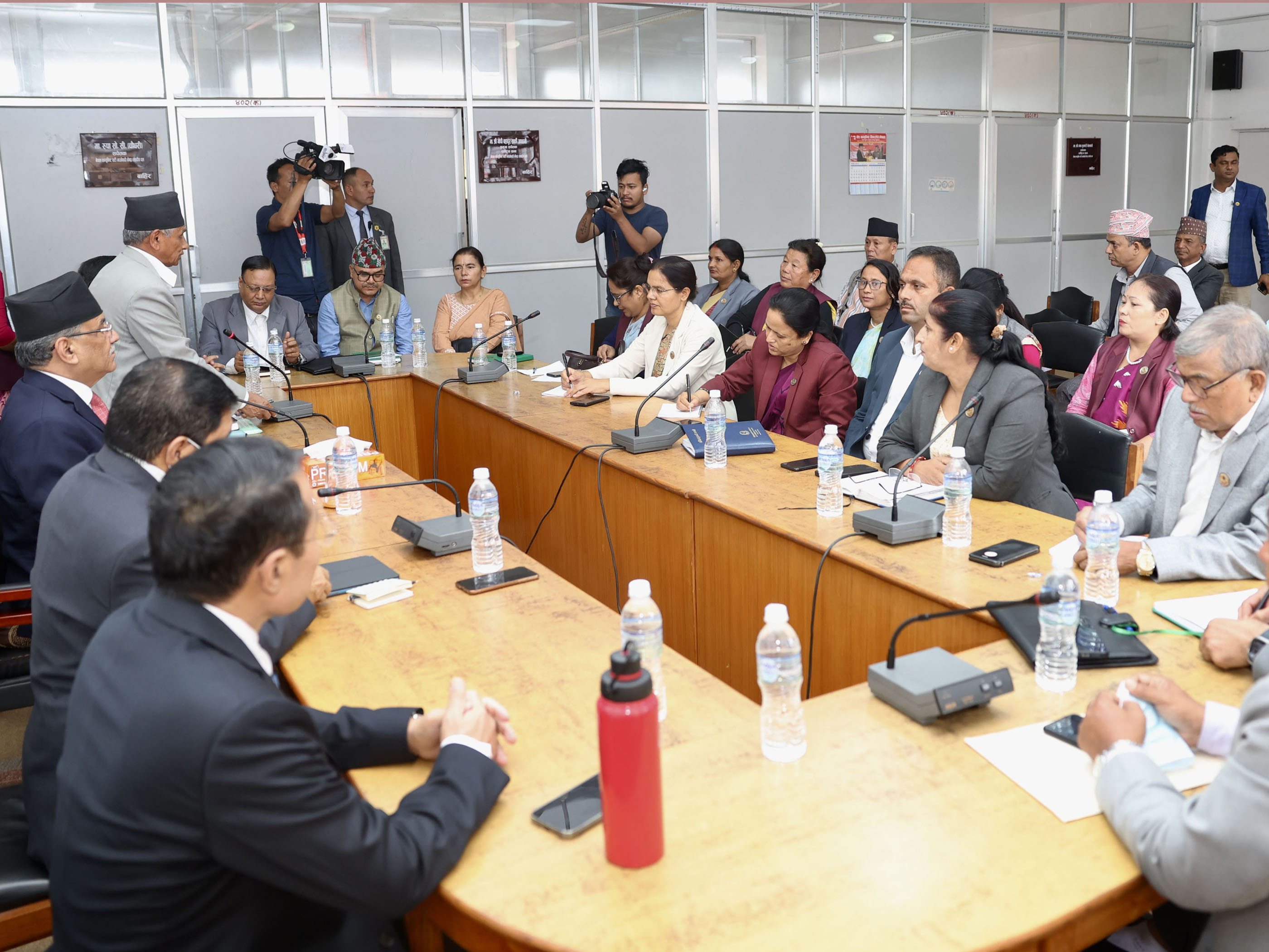 माओवादी संसदीय दलको बैठक- संसद खुलाउनेमा जोड, सुन प्रकरणबारे बिफ्रिङ 